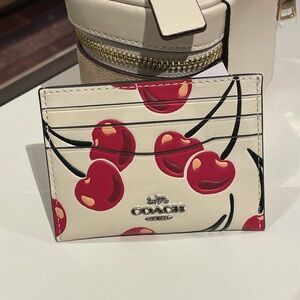 NWT！COACH SLIM ID CARD CASE WITH CHERRY PRINT for holiday gift